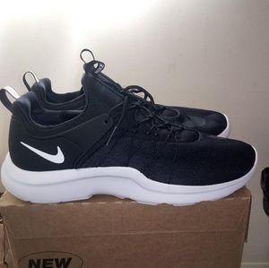 Men's Nike Darwin sz 12